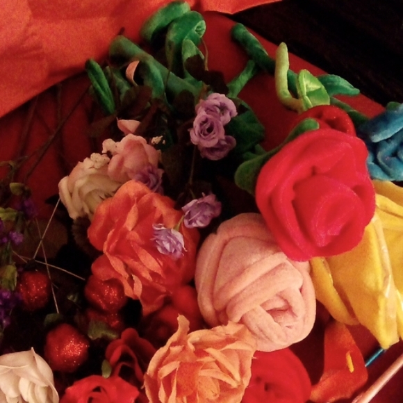 (2 for $20) Rose Collection, Full Lot. - Picture 6 of 14